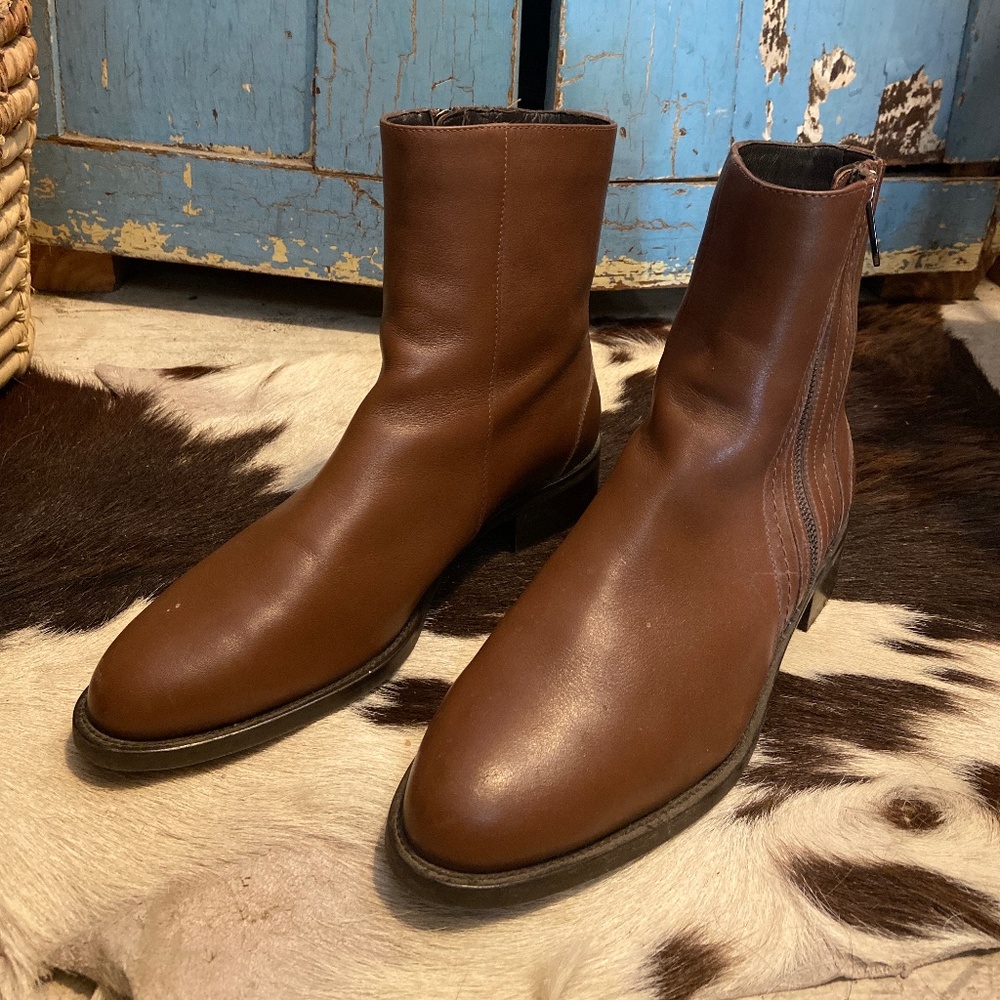 Aquatalia Boots size 9